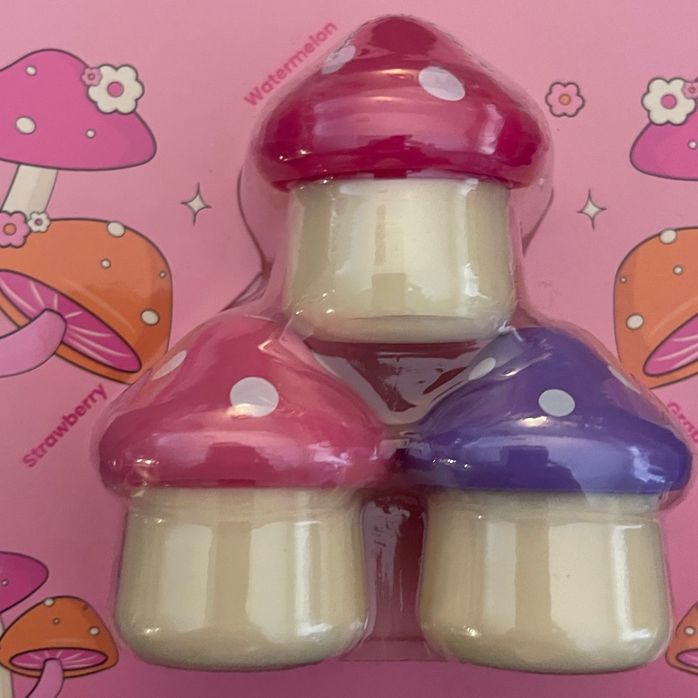 🍄HOST PICK🍄Magic Lip Elixer Mushroom Figural Lip Balm Set, NWT - Picture 3 of 3